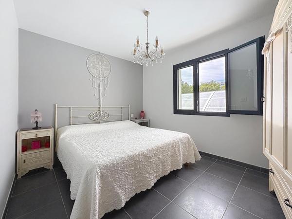 Villa contemporaine avec piscine et très faible consommation énergétique