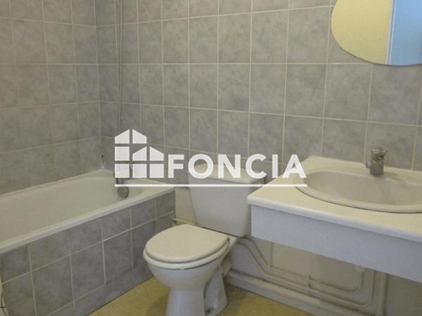 Location Studio 25.81 m² - 31 RUE PHILIPPE DESPORTES Chartres 28000