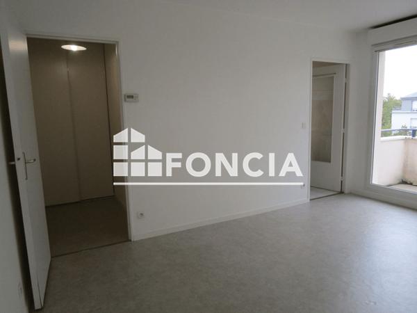 Location Studio 25.81 m² - 31 RUE PHILIPPE DESPORTES Chartres 28000