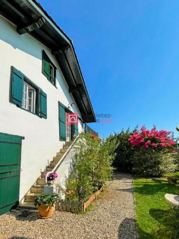 Authentique ferme basque rénovée avec goût, à seulement 4 km du centre d'Ustaritz