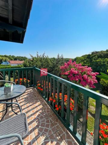 Authentique ferme basque rénovée avec goût, à seulement 4 km du centre d'Ustaritz