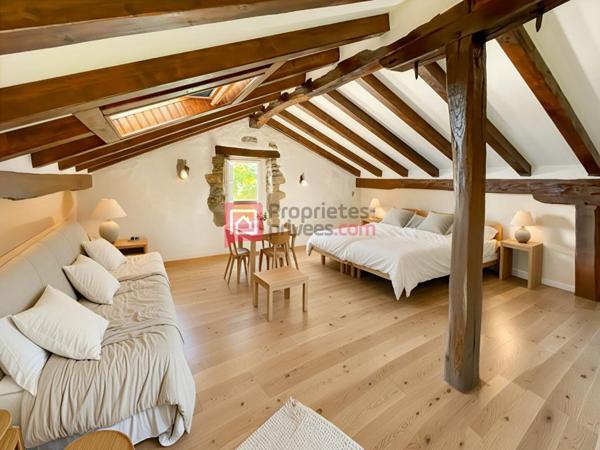 Authentique ferme basque rénovée avec goût, à seulement 4 km du centre d'Ustaritz