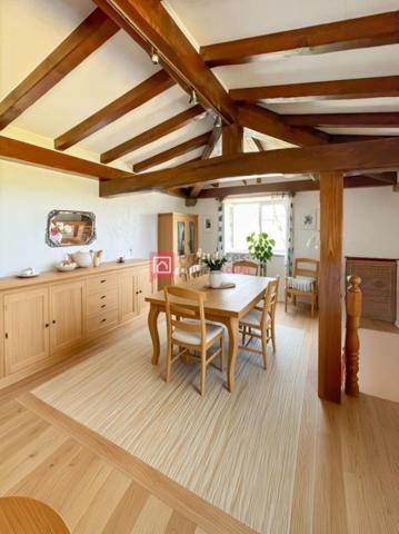 Authentique ferme basque rénovée avec goût, à seulement 4 km du centre d'Ustaritz