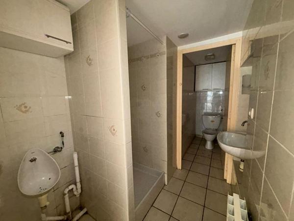 Appartement atypique 44 m² + cave voûtée 24 m² ? Nevers, proche Porte du Croux