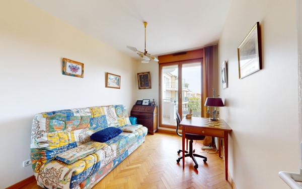 Appartement à vendre    3 pièces • 82 m2 Bron