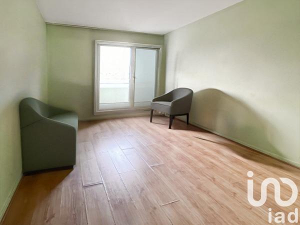 Appartement 3 pièces de 94 m² à Paris (75016)