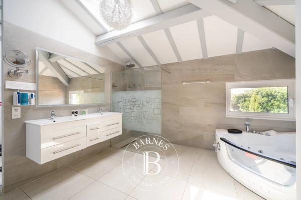 Antibes, Maison 5 Chambres -  320 m² à vendre