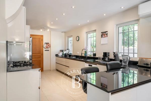 Antibes, Maison 5 Chambres -  320 m² à vendre