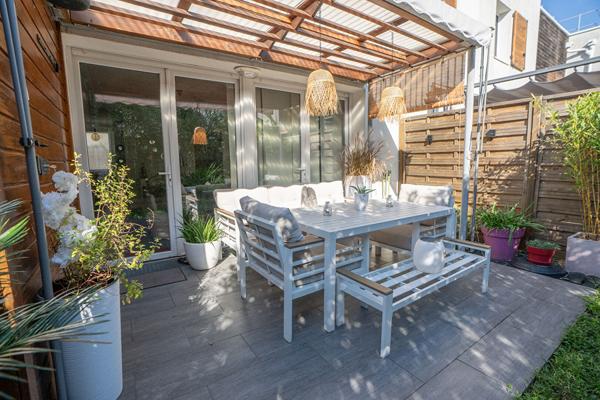 Maison Maison récente de 2013 - 3 chambres avec terrasse et jardin - Quartier résidentiel calme à Eysines 76 m²