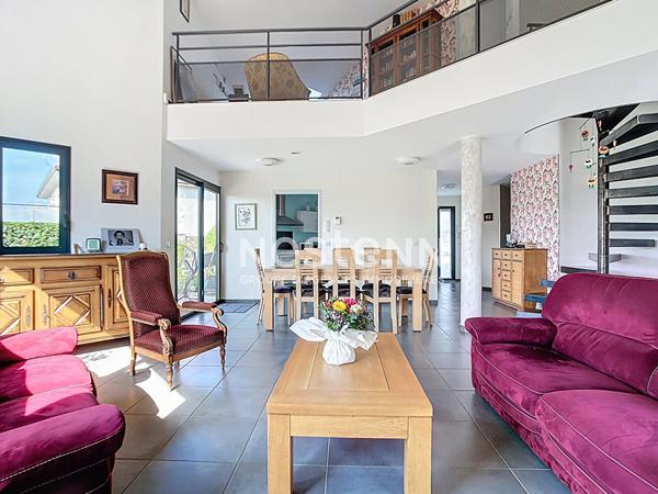 MAISON A VENDRE - RILLIEUX-LA-PAPE - QUARTIER LA ROUE - 122 m² - JARDIN - GARAGE