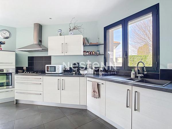 MAISON A VENDRE - RILLIEUX-LA-PAPE - QUARTIER LA ROUE - 122 m² - JARDIN - GARAGE