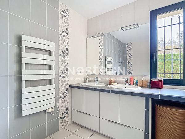 MAISON A VENDRE - RILLIEUX-LA-PAPE - QUARTIER LA ROUE - 122 m² - JARDIN - GARAGE