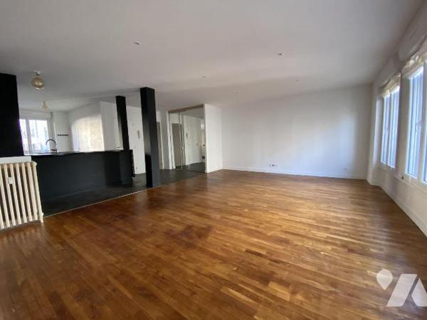 Siam / Triangle d'or - Au premier étage d'un immeuble de standing avec ascenseur, découvrez cet...