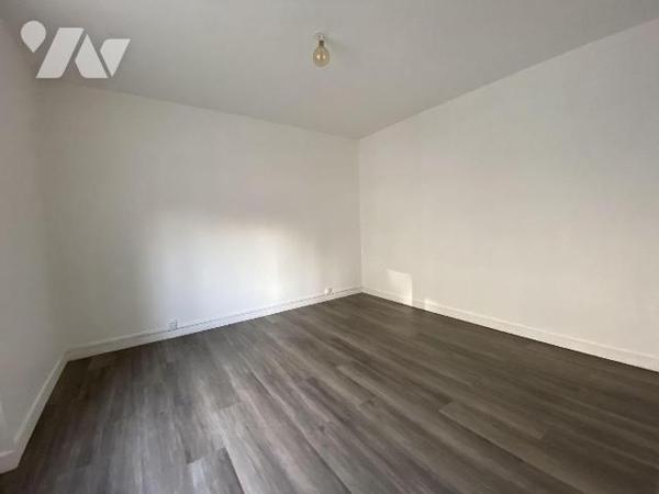 Siam / Triangle d'or - Au premier étage d'un immeuble de standing avec ascenseur, découvrez cet...