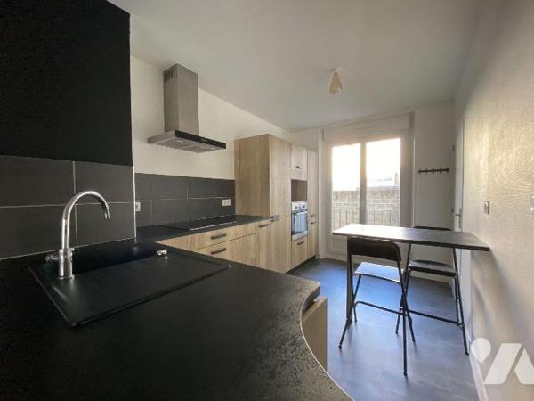 Siam / Triangle d'or - Au premier étage d'un immeuble de standing avec ascenseur, découvrez cet...