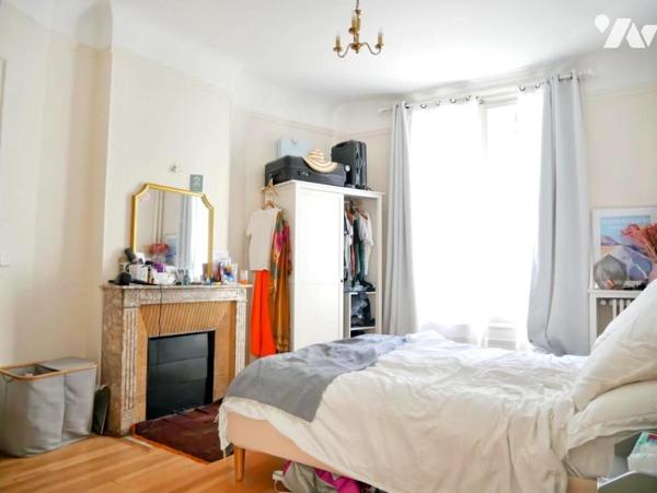 PARIS 7ème, Av Robert Schuman, Appartement 134 m², 5 pièces, cave, garage, chambres-de-bonnes.