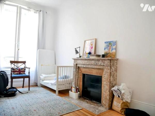 PARIS 7ème, Av Robert Schuman, Appartement 134 m², 5 pièces, cave, garage, chambres-de-bonnes.