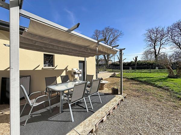 Maison moderne sur la commune de Beligneux , piscine , terrain, garage, 3 chambres