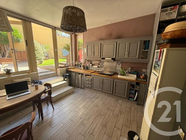 Maison à vendre  6 pièces - 132 m 2   MARSEILLE  - 13016