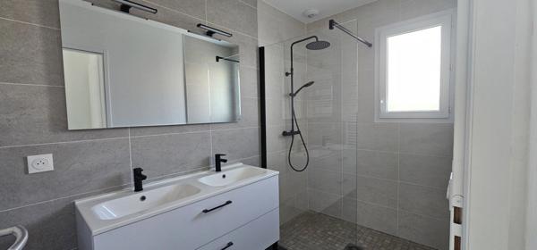 Dpt Landes (40), DAX - LUMINEUSE ET SPACIEUSE MAISON CONTEMPORAINE - 4 PIECES- ENVIRONNEMENT CALME