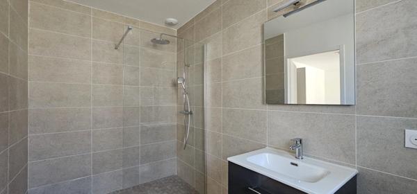 Dpt Landes (40), DAX - LUMINEUSE ET SPACIEUSE MAISON CONTEMPORAINE - 4 PIECES- ENVIRONNEMENT CALME