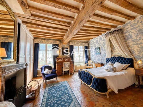 Maison de caractère 228 m² avec jardin en centre-ville