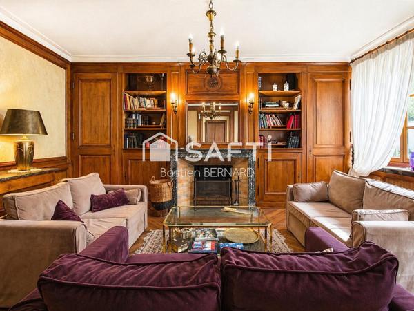 Maison de caractère 228 m² avec jardin en centre-ville