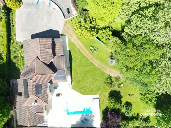 Une villa aux volumes rares au cœur de Belleville – Un cadre privilégié à moins de 30 minutes de Lyon