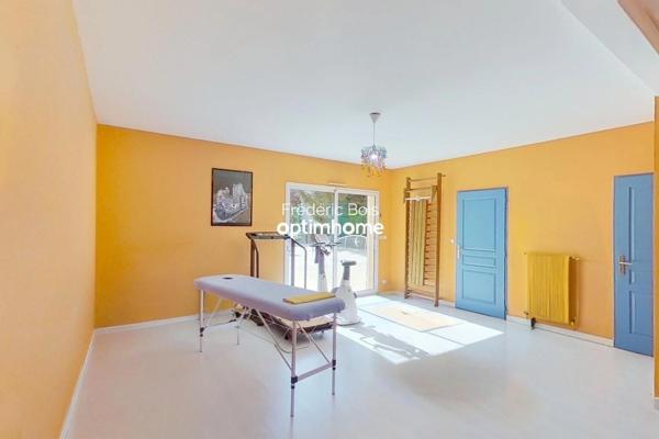 Une villa aux volumes rares au cœur de Belleville – Un cadre privilégié à moins de 30 minutes de Lyon