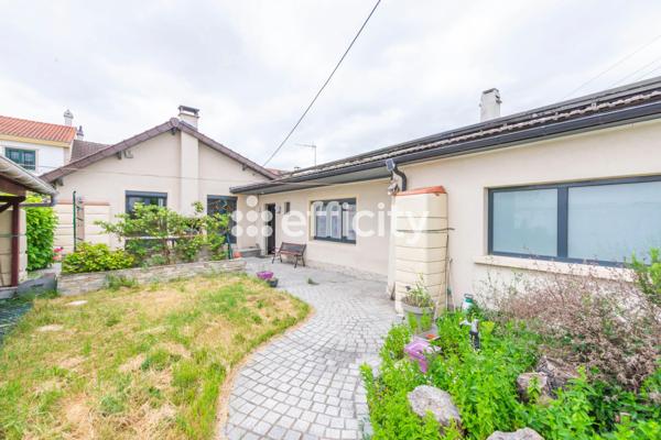 Maison
         4 pièces
        - 83 m² Exclusivité 315 000 € *