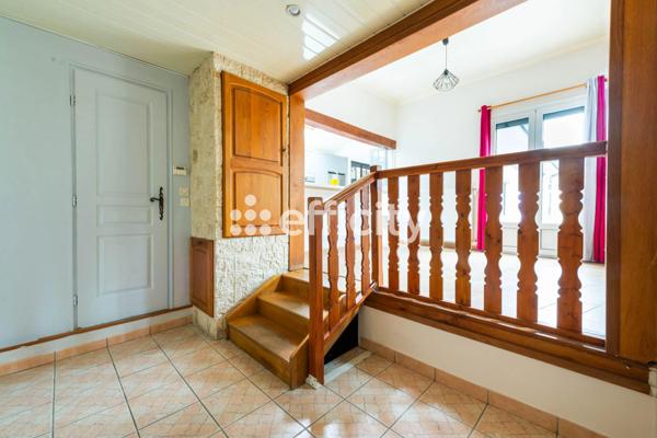 Maison
         4 pièces
        - 83 m² Exclusivité 315 000 € *