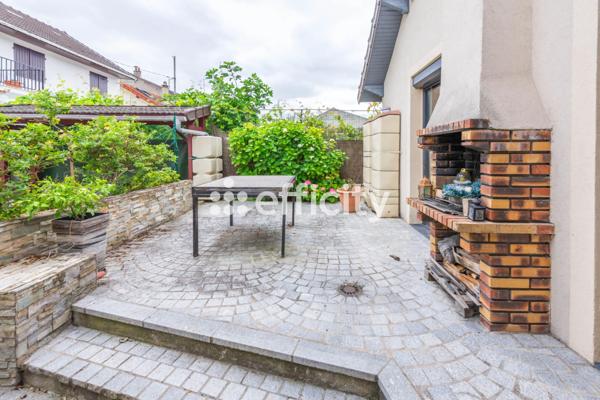 Maison
         4 pièces
        - 83 m² Exclusivité 315 000 € *