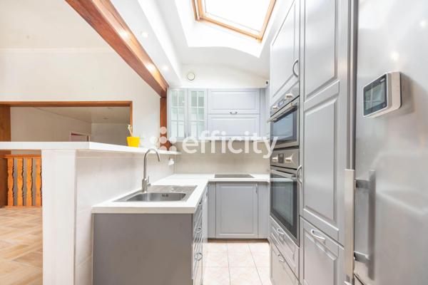 Maison
         4 pièces
        - 83 m² Exclusivité 315 000 € *