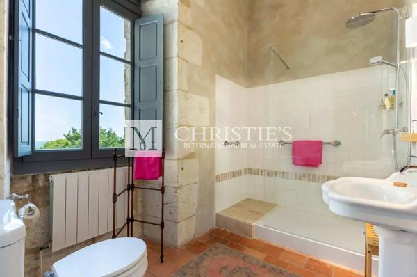 La Tour Sud – Une histoire gravée dans la pierre