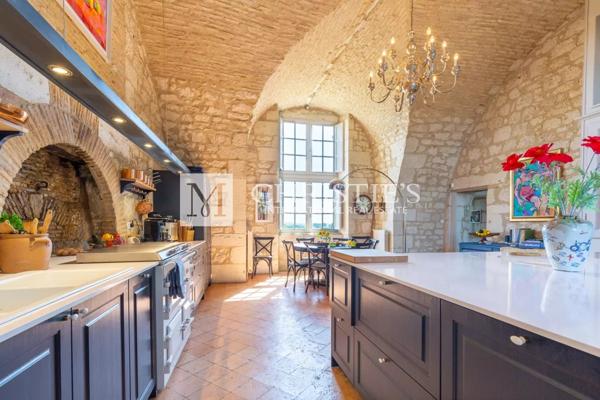 La Tour Sud – Une histoire gravée dans la pierre