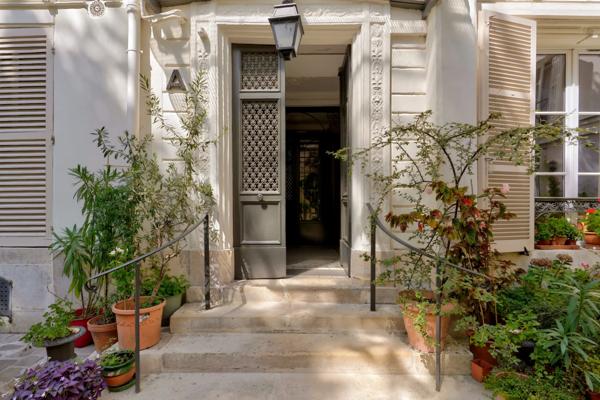 Appartement Paris 9 e - NOTRE-DAME-DE-LORETTE / RUE DES MARTYRS