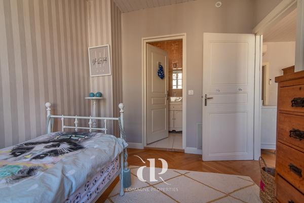 Dunes (82340) Spacieuse maison de village à quatre chambres avec jardin