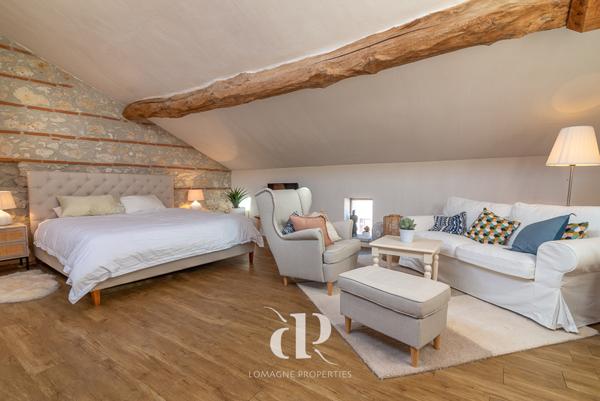 Dunes (82340) Spacieuse maison de village à quatre chambres avec jardin