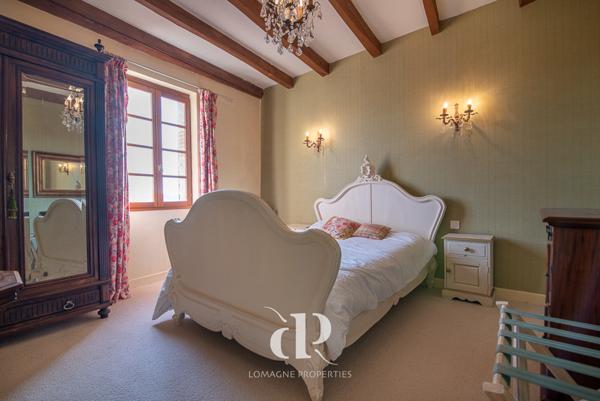 Dunes (82340) Spacieuse maison de village à quatre chambres avec jardin