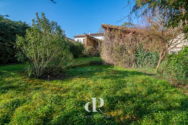 Dunes (82340) Spacieuse maison de village à quatre chambres avec jardin