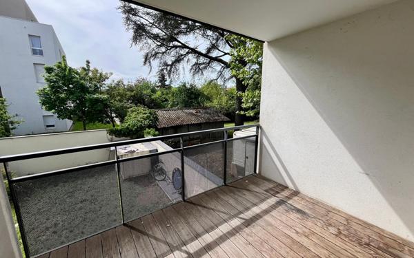 Appartement à vendre    3 pièces • 65,79 m2 Pierre-Bénite