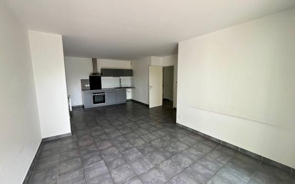 Appartement à vendre    3 pièces • 65,79 m2 Pierre-Bénite