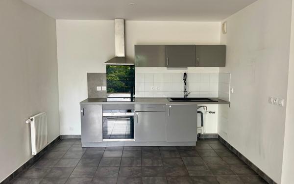 Appartement à vendre    3 pièces • 65,79 m2 Pierre-Bénite