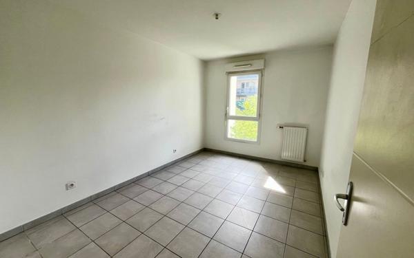 Appartement à vendre    3 pièces • 65,79 m2 Pierre-Bénite