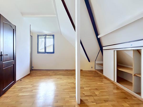 Maison
         3 pièces
        - 78 m² Exclusivité 249 000 € *