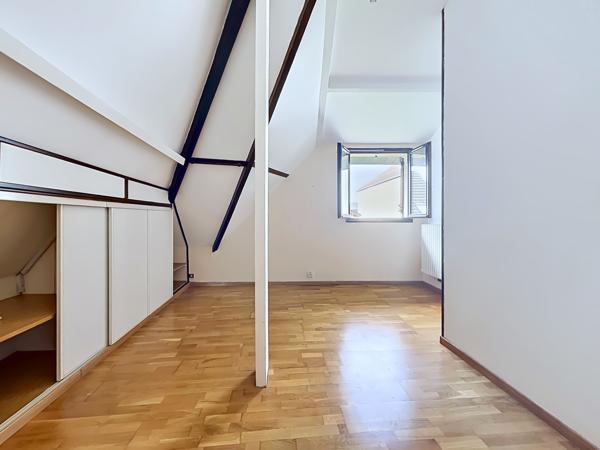 Maison
         3 pièces
        - 78 m² Exclusivité 249 000 € *