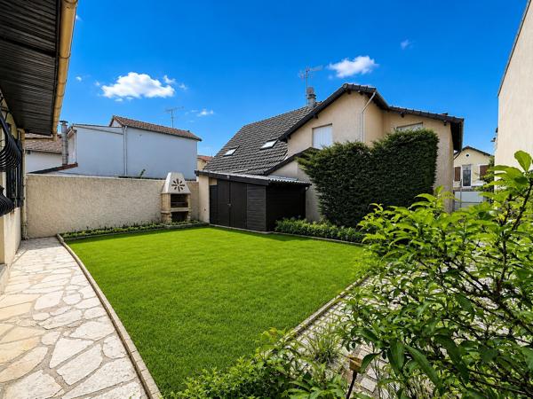 Maison
         3 pièces
        - 78 m² Exclusivité 249 000 € *