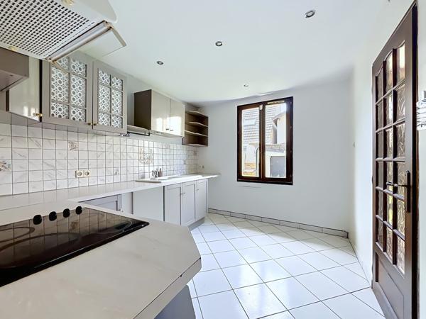 Maison
         3 pièces
        - 78 m² Exclusivité 249 000 € *