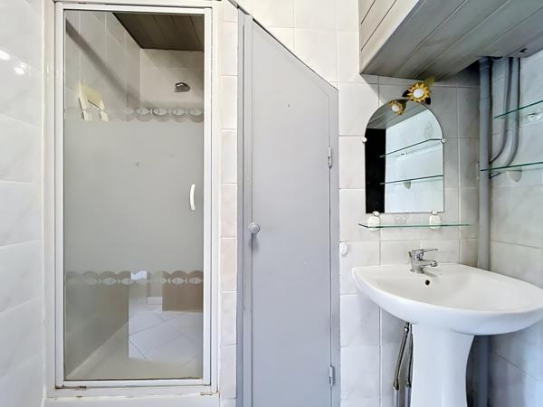 Maison
         3 pièces
        - 78 m² Exclusivité 249 000 € *
