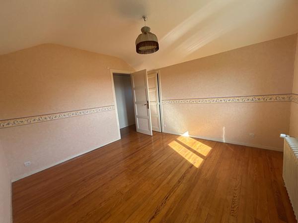 Maison familiale de plain-pied 83 m² aux Charreaux - 3 chambres avec terrain clos